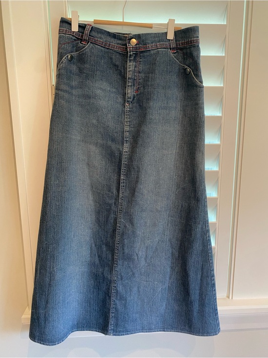 Express Dresses & Skirts - Express denim maxi skirt featuring a classic A-line